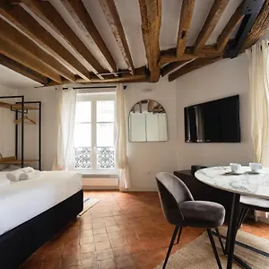 Conde Chic Studio Parigi